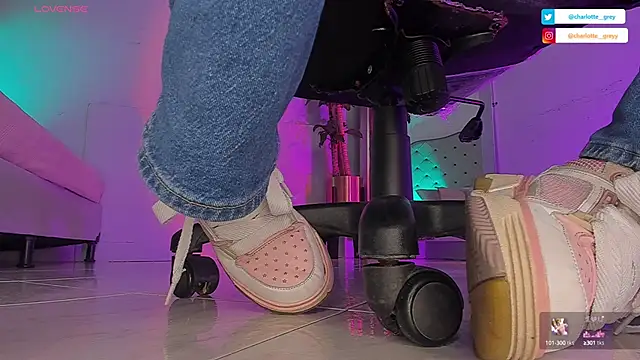 charlotte  grey online show from 10/07/25, 07:04