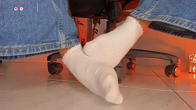 charlotte  grey online show from 11/14/25, 08:12