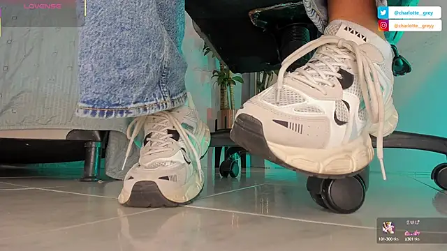 charlotte  grey online show from 10/15/25, 08:28