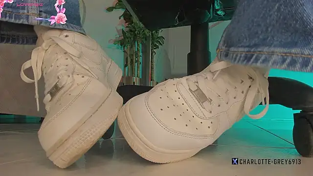 charlotte  grey online show from 02/11/26, 07:58