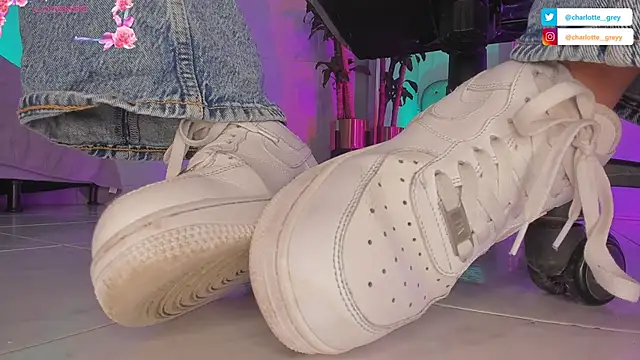 charlotte  grey online show from 09/27/25, 08:37