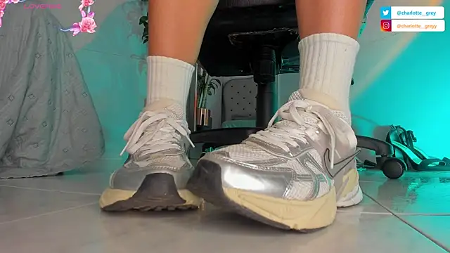 charlotte  grey online show from 10/16/25, 07:44