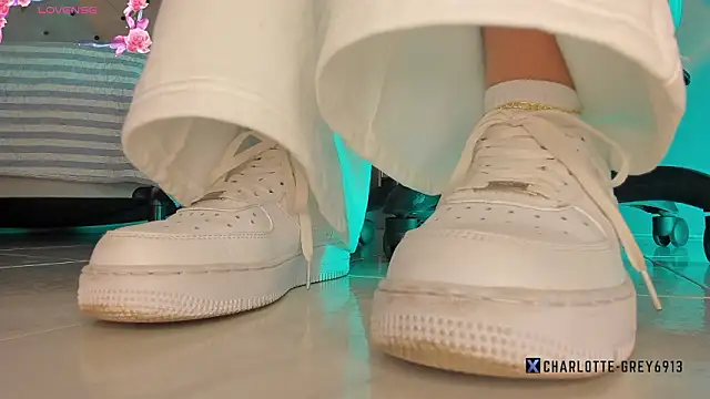 charlotte  grey online show from 02/01/26, 11:41