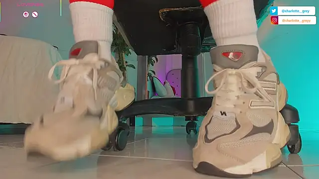 charlotte  grey online show from 11/05/25, 07:17