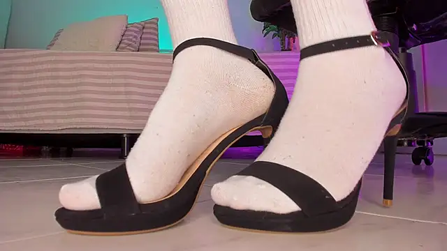 charlotte  grey online show from 10/12/25, 08:37