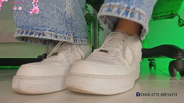 charlotte  grey online show from 03/12/26, 07:51