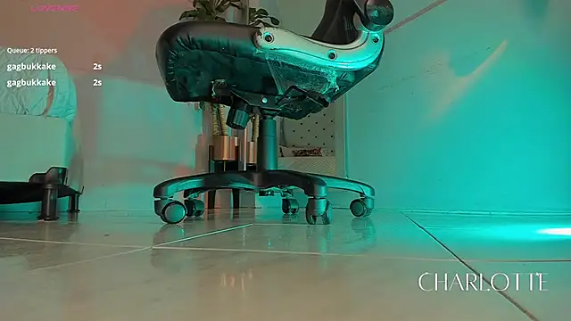 charlotte  grey online show from 12/18/25, 07:50