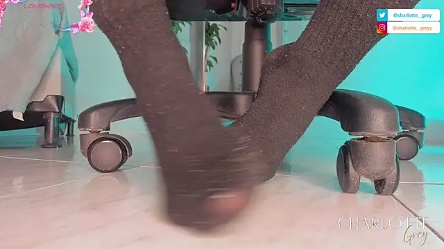 charlotte  grey online show from 10/30/25, 08:17