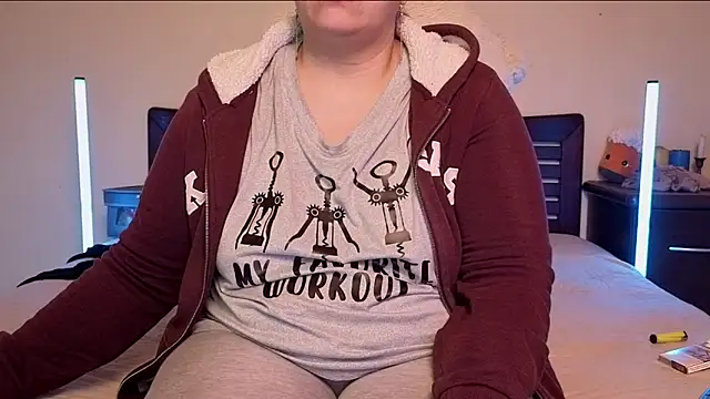 Snapshot of Niter chatting on 12/19/25, 04:05 Niter online show from 12/19/25, 04:05