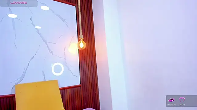 Mia thompson 19 online show from 04/10/26, 07:21