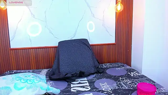 Mia thompson 19 online show from 03/24/26, 07:03