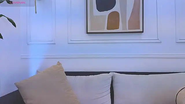 Mia thompson 19 online show from 02/25/26, 07:36