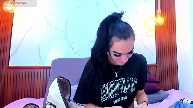 Mia thompson 19 online show from 11/14/25, 05:49