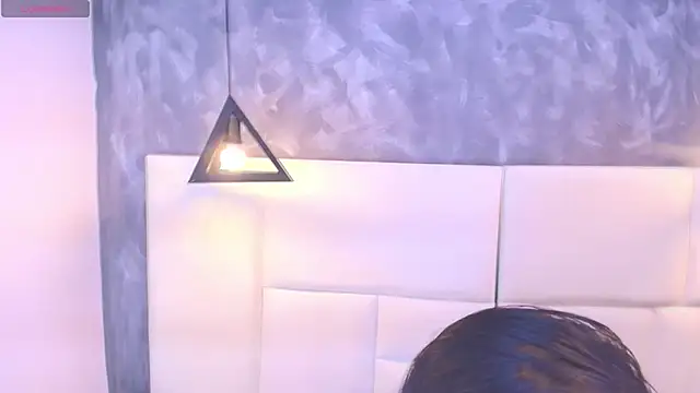 Mia thompson 19 online show from 11/15/25, 05:50