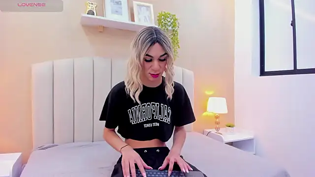 Mia thompson 19 online show from 03/13/26, 08:03