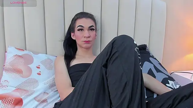 Mia thompson 19 online show from 11/29/25, 06:41