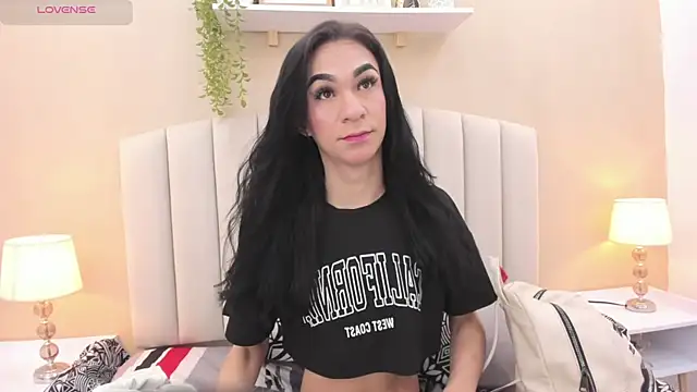 Mia thompson 19 online show from 01/11/26, 07:10