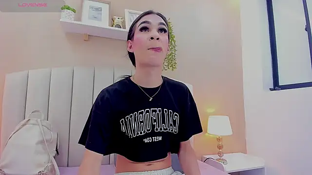 Mia thompson 19 online show from 05/22/26, 07:34