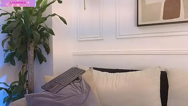 Mia thompson 19 online show from 03/03/26, 07:32