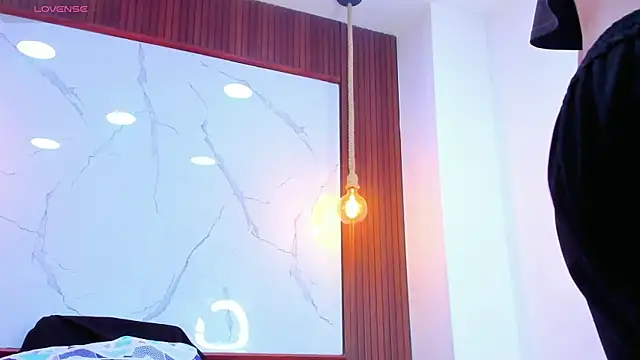 Mia thompson 19 online show from 03/25/26, 07:02