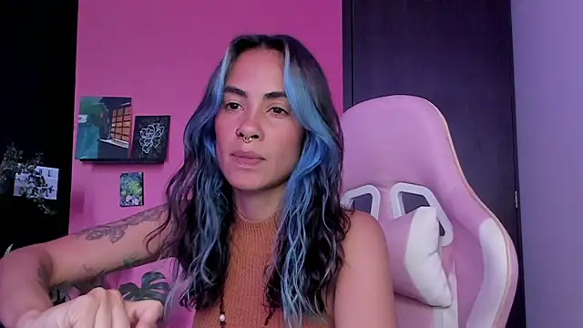 Juanadearco5 online show from 12/18/25, 06:01