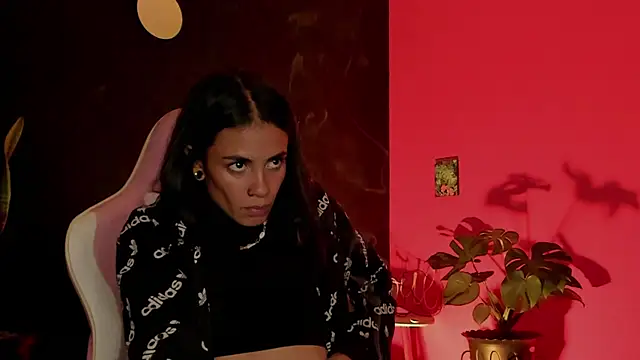 Juanadearco5 online show from 03/12/25, 12:31