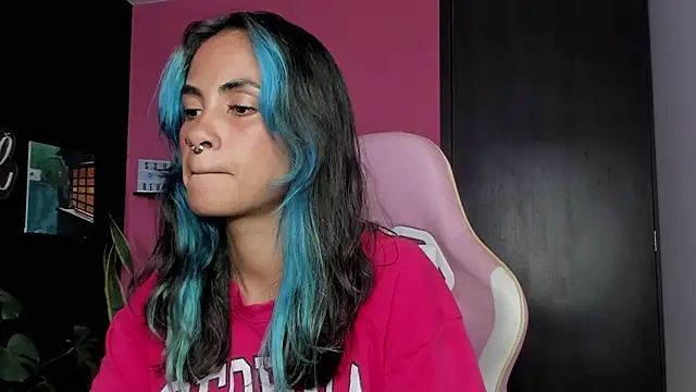 Juanadearco5 online show from 12/04/25, 08:19