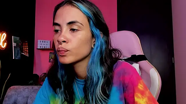 Juanadearco5 online show from 10/18/25, 07:16