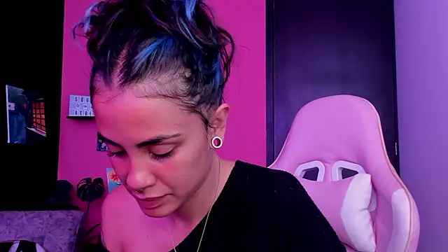 Juanadearco5 online show from 10/24/25, 03:00