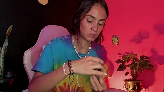 Juanadearco5 online show from 03/05/25, 11:49