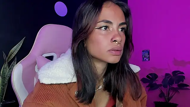 Juanadearco5 online show from 02/11/25, 12:25