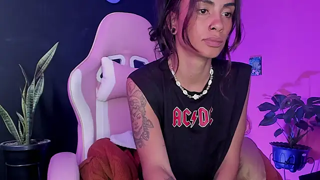 Juanadearco5 online show from 02/25/25, 03:31