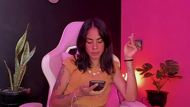 Juanadearco5 online show from 02/02/25, 06:31