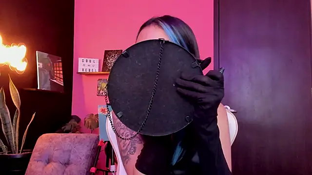 Juanadearco5 online show from 10/31/25, 01:19