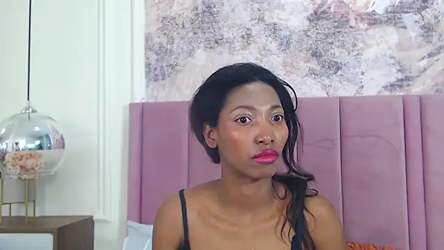 Snapshot of SabrinaDevill chatting on 12/19/25, 01:02 SabrinaDevill online show from 12/19/25, 01:02