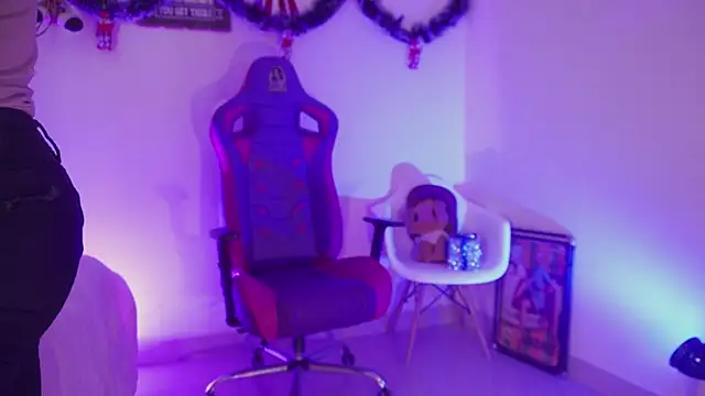 madelyn rose  online show from 12/14/25, 01:28