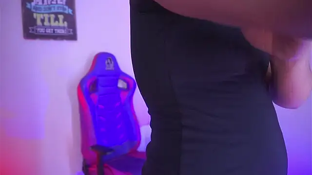 madelyn rose  online show from 11/28/25, 01:39