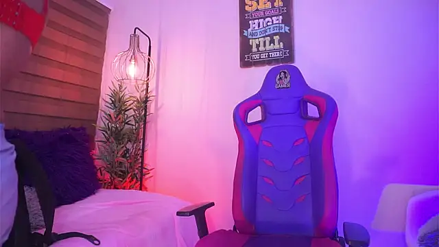 madelyn rose  online show from 11/26/25, 02:22