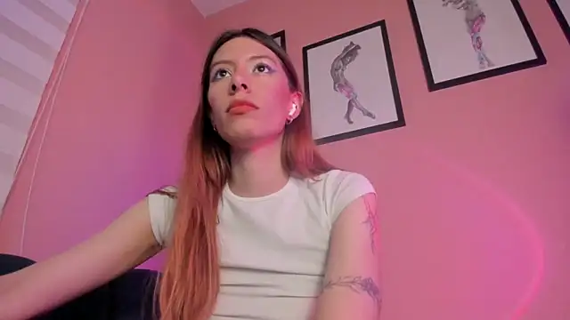 Snapshot of SensualJane2 chatting on 06/17/26, 04:23 SensualJane2 online show from 06/17/26, 04:23