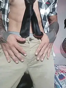 Snapshot of chero_95 chatting on 11/28/25, 12:11 chero 95 online show from 11/28/25, 12:11