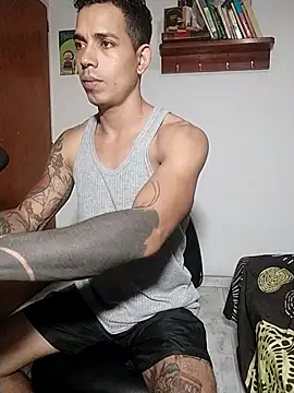 Snapshot of chero_95 chatting on 11/19/25, 09:26 chero 95 online show from 11/19/25, 09:26