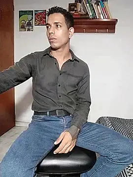 Snapshot of chero_95 chatting on 11/23/25, 11:26 chero 95 online show from 11/23/25, 11:26