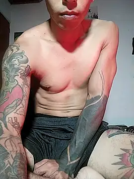 Snapshot of chero_95 chatting on 10/28/25, 02:01 chero 95 online show from 10/28/25, 02:01