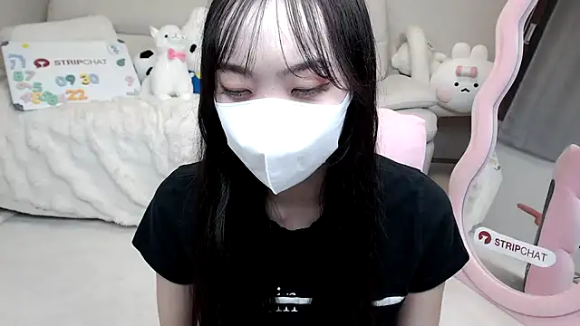 momo room online show from 09/30/25, 10:32