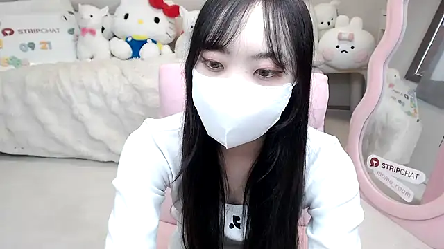 momo room online show from 09/21/25, 06:51