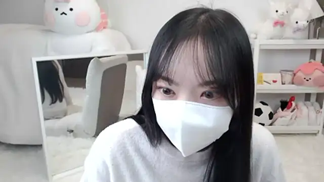 momo room online show from 04/04/26, 12:23