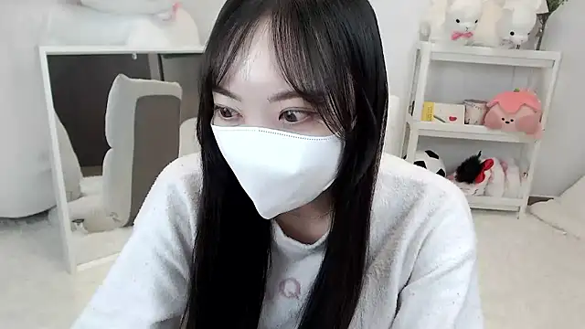 momo room online show from 05/03/26, 11:15