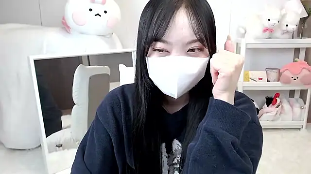 momo room online show from 04/10/26, 11:28