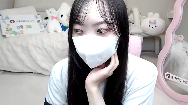 momo room online show from 09/28/25, 06:42