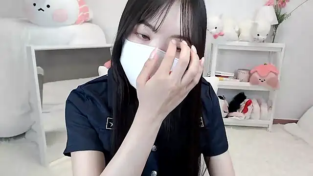 momo room online show from 05/17/26, 11:32